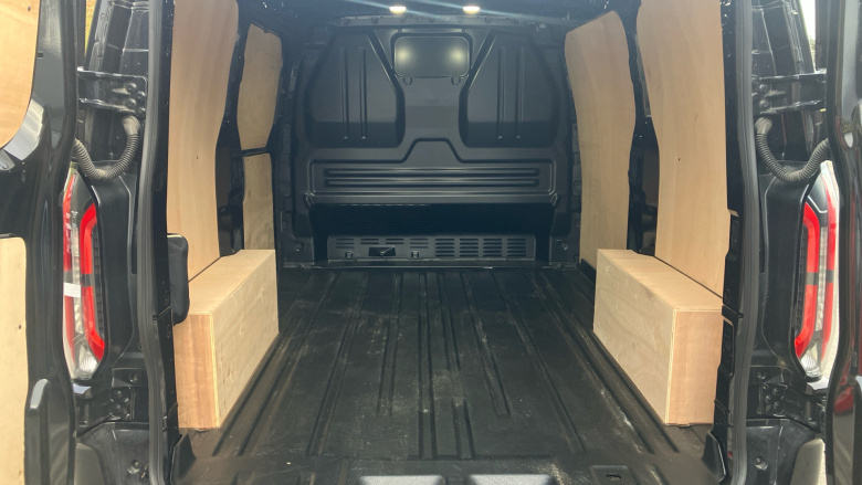 Ford Transit Custom E-320 L1 Rwd 100kW 65kWh H1 Van Limited Auto